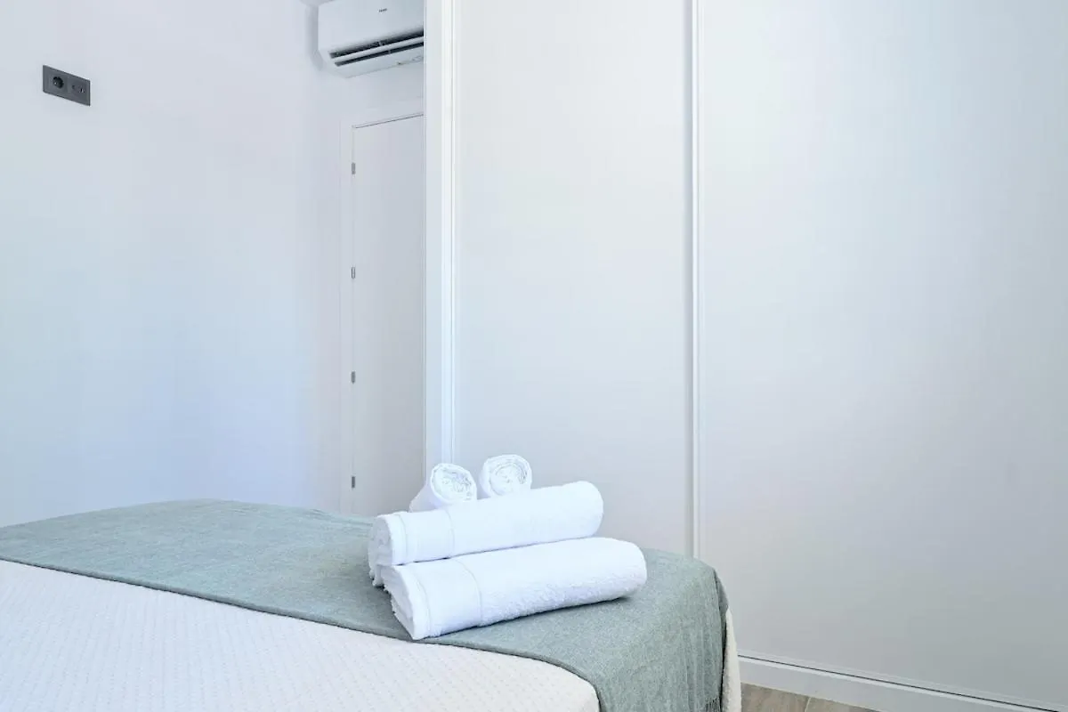 For You Rentalas Temporary Two Bedroom Apartment Madrid Boy5B 0*,  España